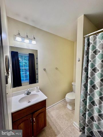 4952 LANSDOWNE RD, Fredericksburg, VA 22408