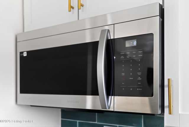 7502 Marie Anna Dr, Louisville, KY 40258