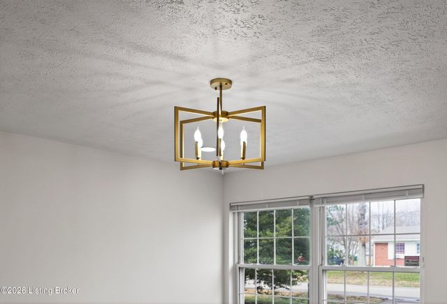 7502 Marie Anna Dr, Louisville, KY 40258