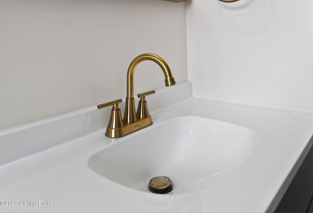 7502 Marie Anna Dr, Louisville, KY 40258