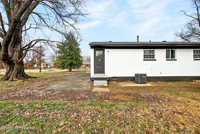 7502 Marie Anna Dr, Louisville, KY 40258