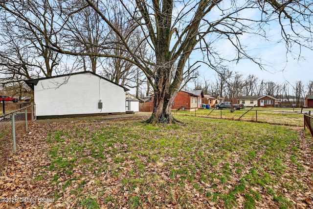 7502 Marie Anna Dr, Louisville, KY 40258