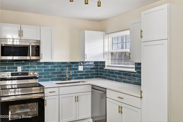 7502 Marie Anna Dr, Louisville, KY 40258