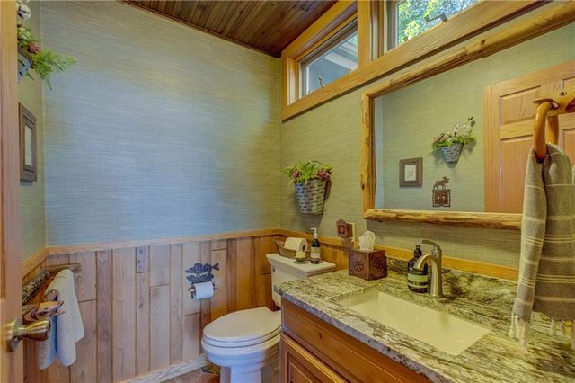 12416 W Roberts Lane, Hayward, WI 54843