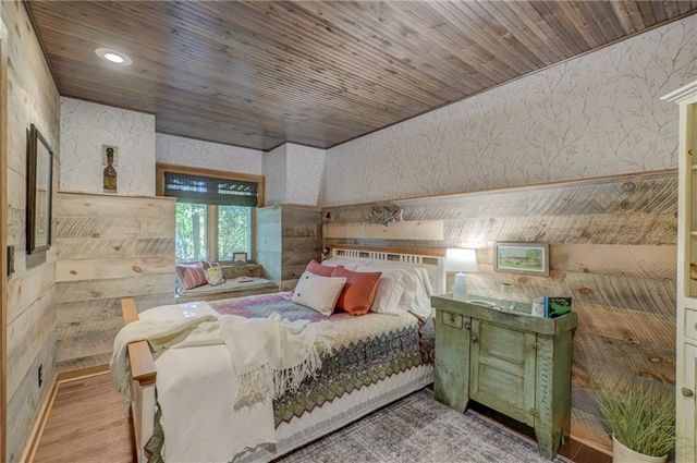 12416 W Roberts Lane, Hayward, WI 54843