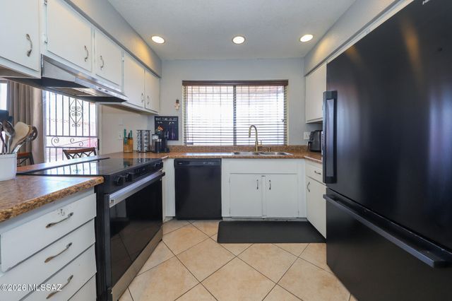 2210 E Oregon Street, Tucson, AZ 85706