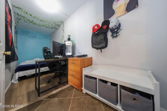 2210 E Oregon Street, Tucson, AZ 85706