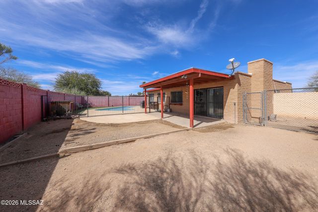 2210 E Oregon Street, Tucson, AZ 85706