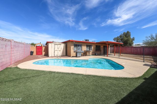 2210 E Oregon Street, Tucson, AZ 85706