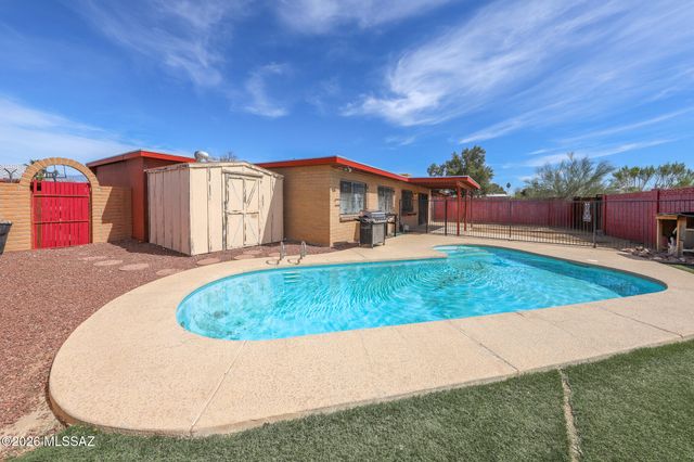 2210 E Oregon Street, Tucson, AZ 85706