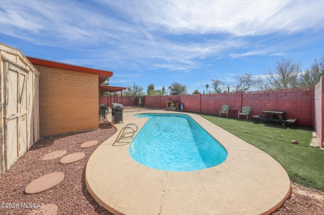 2210 E Oregon Street, Tucson, AZ 85706