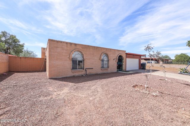 2210 E Oregon Street, Tucson, AZ 85706