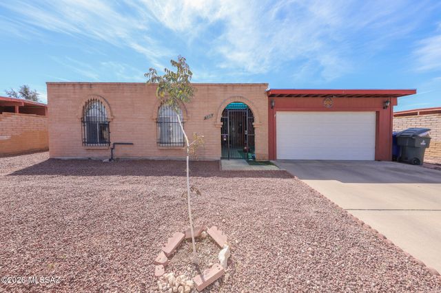 2210 E Oregon Street, Tucson, AZ 85706