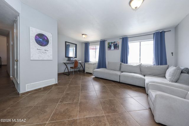 2210 E Oregon Street, Tucson, AZ 85706