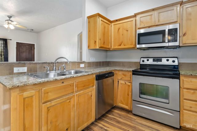 16053 Sunnyfield Ave, Caldwell, ID 83607