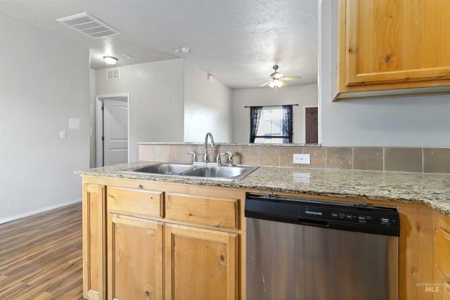 16053 Sunnyfield Ave, Caldwell, ID 83607