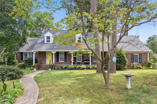 2 Glen More DR, Poquoson, VA 23662