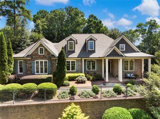 2474 Northern Oak Drive, Braselton, GA 30517