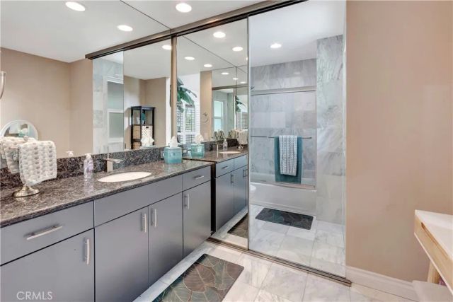 2 Escapade Court, Newport Beach, CA 92663