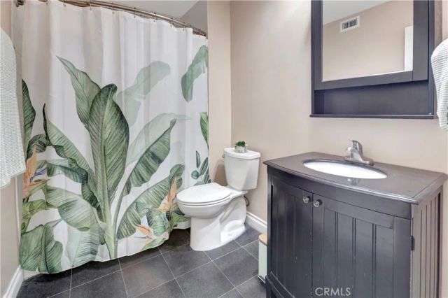 2 Escapade Court, Newport Beach, CA 92663