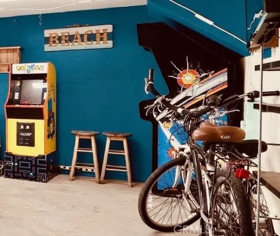 2 Escapade Court, Newport Beach, CA 92663