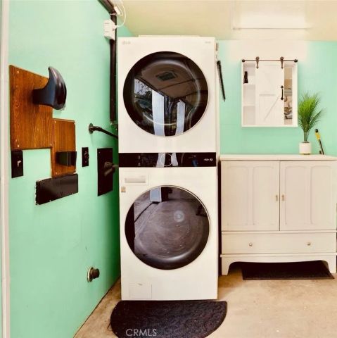 2 Escapade Court, Newport Beach, CA 92663