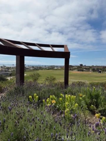 2 Escapade Court, Newport Beach, CA 92663