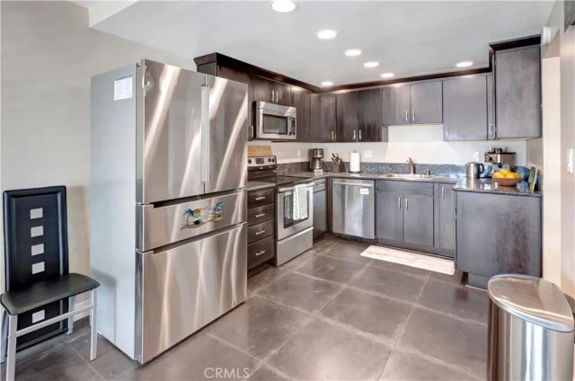 2 Escapade Court, Newport Beach, CA 92663