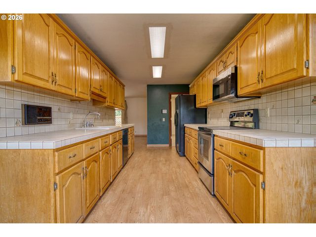 33887 CHURCH Rd, Warren, OR 97053