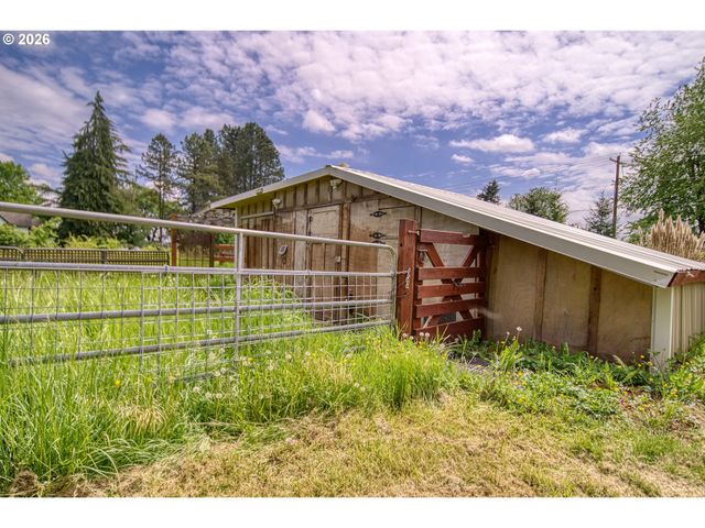 33887 CHURCH Rd, Warren, OR 97053