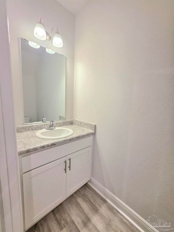 710-B Giese Ln, Pensacola, FL 32506