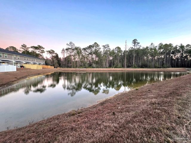 710-B Giese Ln, Pensacola, FL 32506