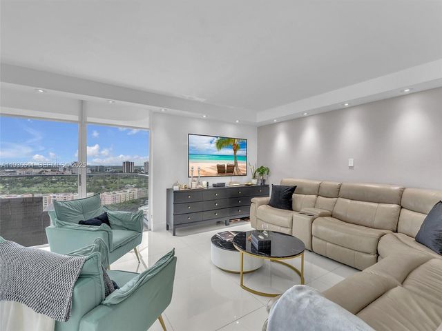 19707 Turnberry Way 21D, Aventura, FL 33180