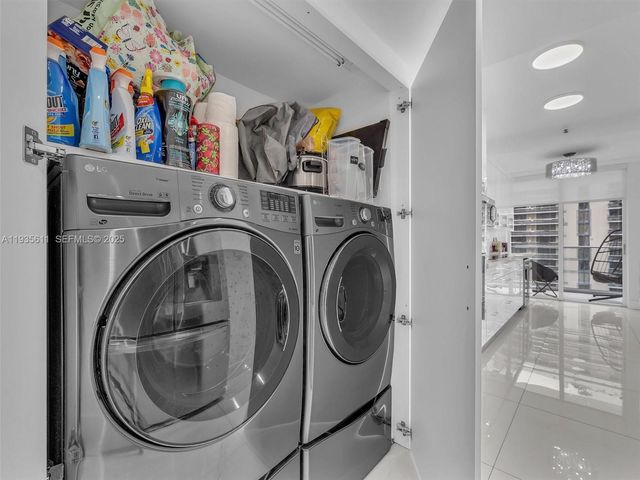 19707 Turnberry Way 21D, Aventura, FL 33180