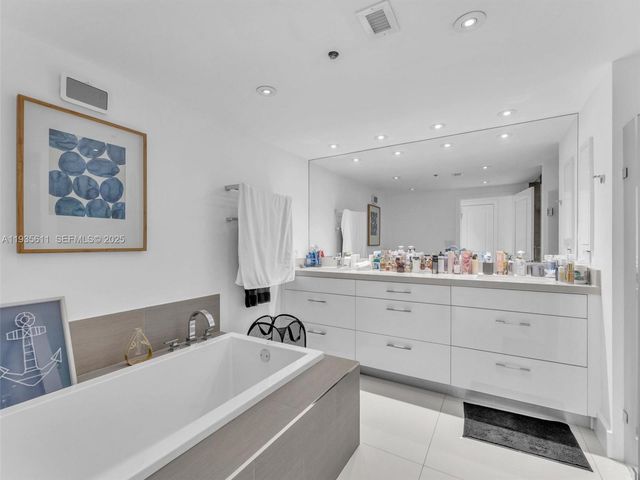 19707 Turnberry Way 21D, Aventura, FL 33180