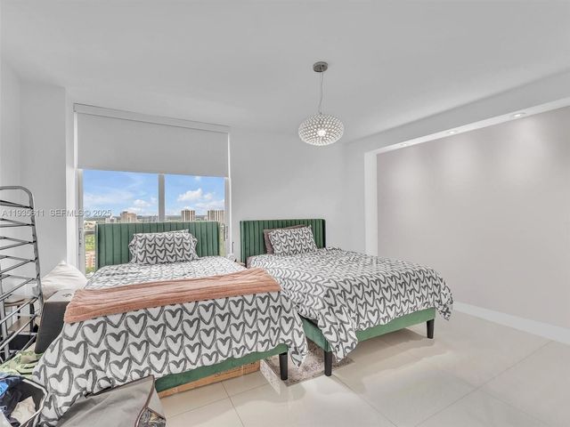 19707 Turnberry Way 21D, Aventura, FL 33180