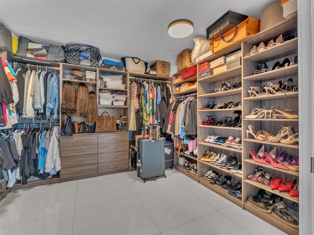 19707 Turnberry Way 21D, Aventura, FL 33180