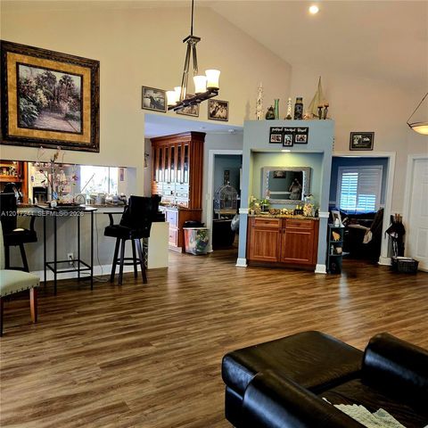 10940 NW 18th Ct, Plantation, FL 33322