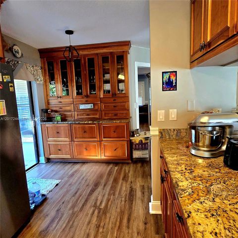 10940 NW 18th Ct, Plantation, FL 33322