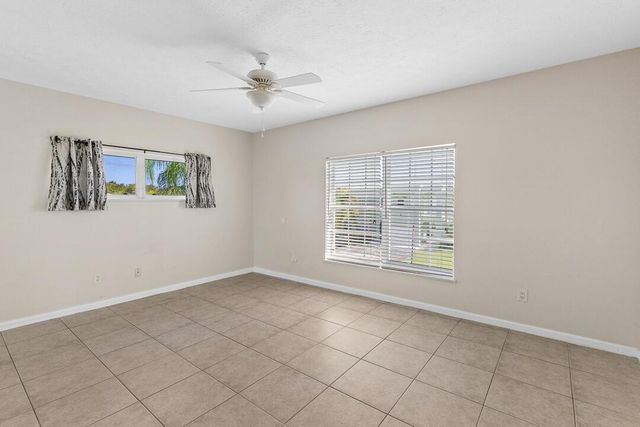 2127 SE Wild Meadow Circle, Port St. Lucie, FL 34952