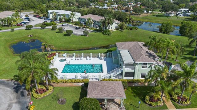 2127 SE Wild Meadow Circle, Port St. Lucie, FL 34952