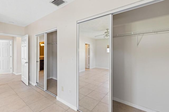 2127 SE Wild Meadow Circle, Port St. Lucie, FL 34952