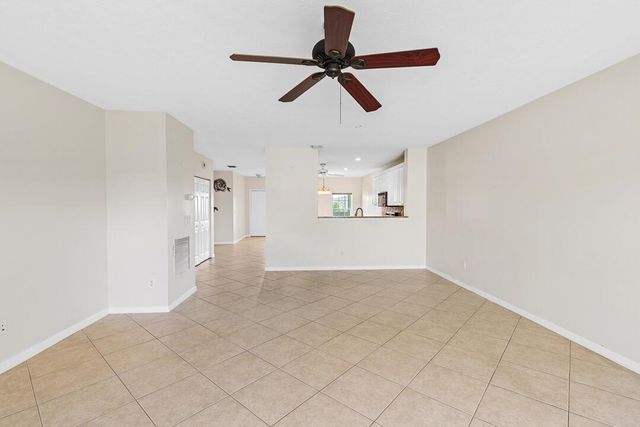 2127 SE Wild Meadow Circle, Port St. Lucie, FL 34952