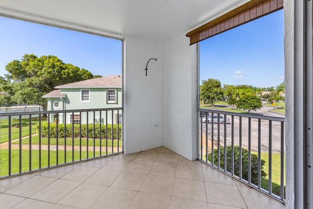 2127 SE Wild Meadow Circle, Port St. Lucie, FL 34952