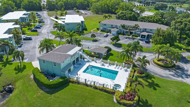 2127 SE Wild Meadow Circle, Port St. Lucie, FL 34952