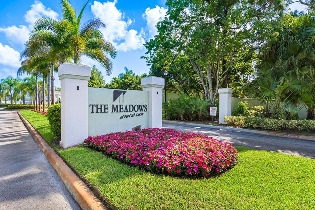 2127 SE Wild Meadow Circle, Port St. Lucie, FL 34952