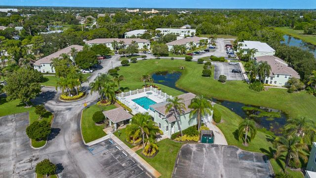 2127 SE Wild Meadow Circle, Port St. Lucie, FL 34952