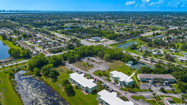 2127 SE Wild Meadow Circle, Port St. Lucie, FL 34952