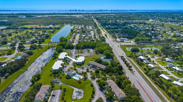 2127 SE Wild Meadow Circle, Port St. Lucie, FL 34952