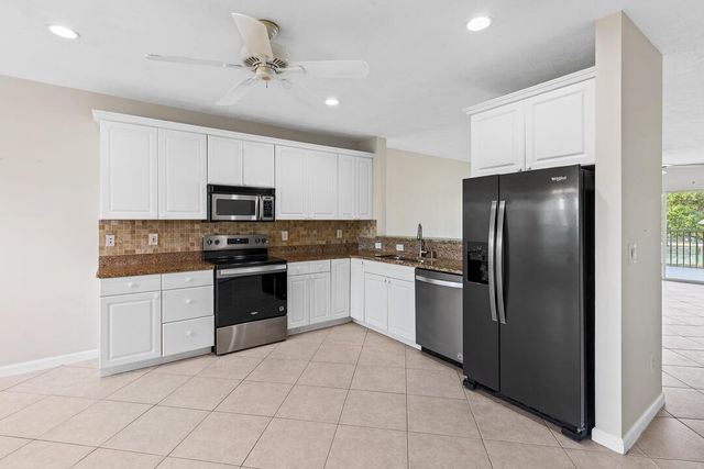 2127 SE Wild Meadow Circle, Port St. Lucie, FL 34952